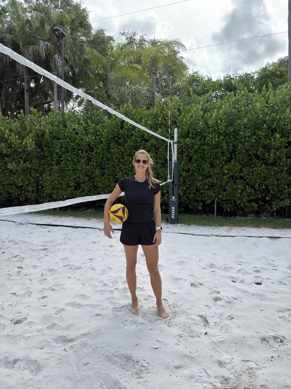 Sylvia Guso on a Mamu Beach sand court